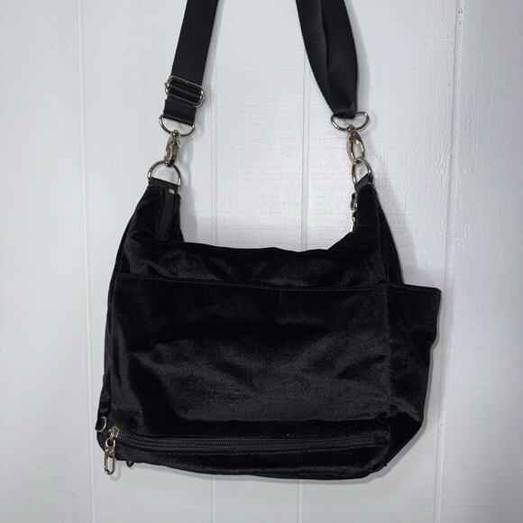 Baggallini Modern Everywhere Bag In Black Velvet With Gold Hardware - Picture 4 of 11